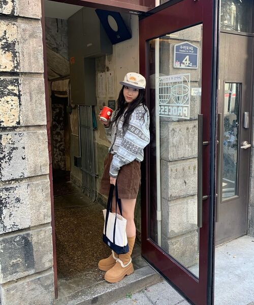 HELLO SUNRISE(ハローサンライズ)の「Two Tone Washed OG Logo 6panel Cap_Oatmeal Beige & Charcoal(キャップ・レディース・ベージュ・OS)」の12枚目の写真