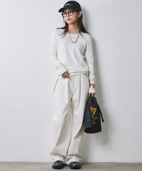 CHIC STYLE(シックスタイル)の「テレコロングスリーブプルオーバー<大きいサイズ有>シックスタイル(Tシャツ/カットソー・レディース・ブラック/オフホワイト/グレー・M/L/LL/3L/4L/5L)」の4枚目の写真