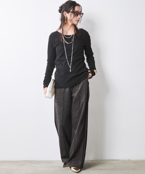 CHIC STYLE(シックスタイル)の「テレコロングスリーブプルオーバー<大きいサイズ有>シックスタイル(Tシャツ/カットソー・レディース・ブラック/オフホワイト/グレー・M/L/LL/3L/4L/5L)」の8枚目の写真