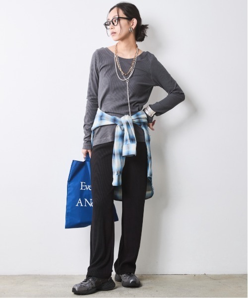 CHIC STYLE(シックスタイル)の「テレコロングスリーブプルオーバー<大きいサイズ有>シックスタイル(Tシャツ/カットソー・レディース・ブラック/オフホワイト/グレー・M/L/LL/3L/4L/5L)」の12枚目の写真