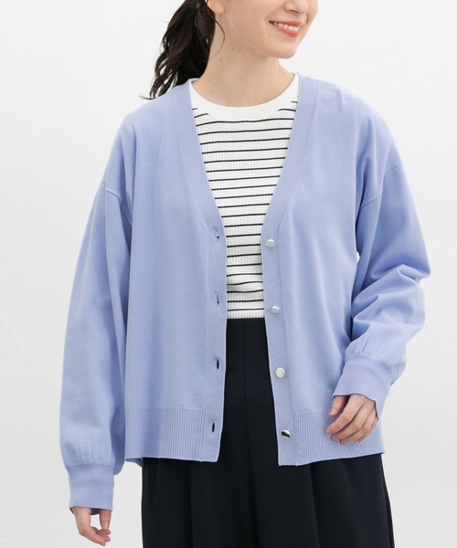 Honeys（ハニーズ）の「【ＵＶカット・花粉リリース加工】花粉対策Ｖネックカーディガン（カーディガン/ボレロ・レディース・ベージュ/ラベンダー/イエロー系その他/サックスブルー/ブラック・L/LL/M）」の4枚目の写真