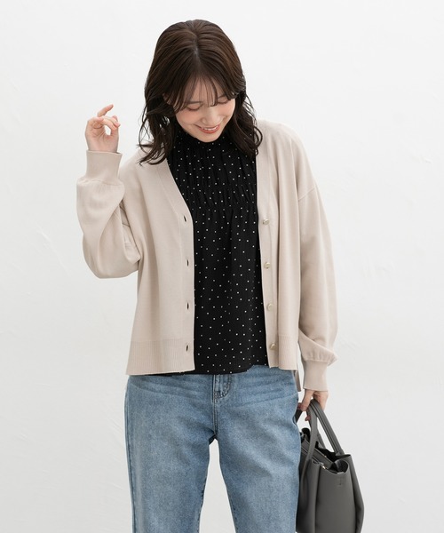 Honeys（ハニーズ）の「【ＵＶカット・花粉リリース加工】花粉対策Ｖネックカーディガン（カーディガン/ボレロ・レディース・ベージュ/ラベンダー/イエロー系その他/サックスブルー/ブラック・L/LL/M）」の21枚目の写真