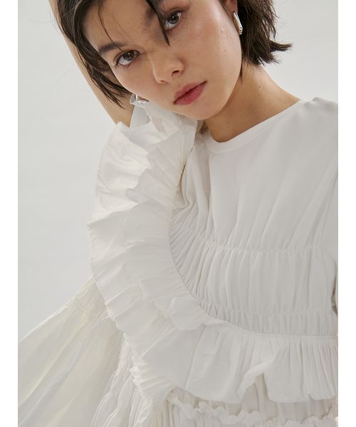 emmi(エミ)の「フリルアシンメトリーカットソー(Tシャツ/カットソー・レディース・シルバー/オフホワイト/ブラック・F)」の7枚目の写真