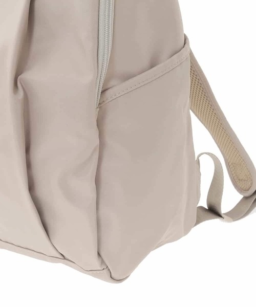 MK MICHEL KLEIN（エムケーミッシェルクラン）の「[撥水]フロントタックコンパクトリュック（バックパック/リュック・レディース・ライトベージュ/グレー/ブラック・00）」の16枚目の写真