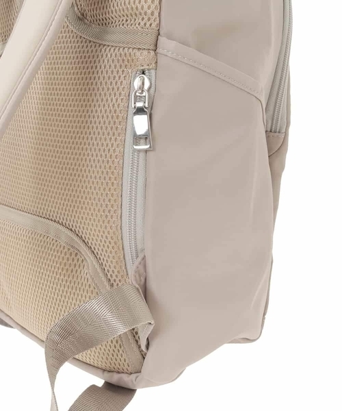 MK MICHEL KLEIN（エムケーミッシェルクラン）の「[撥水]フロントタックコンパクトリュック（バックパック/リュック・レディース・ライトベージュ/グレー/ブラック・00）」の15枚目の写真