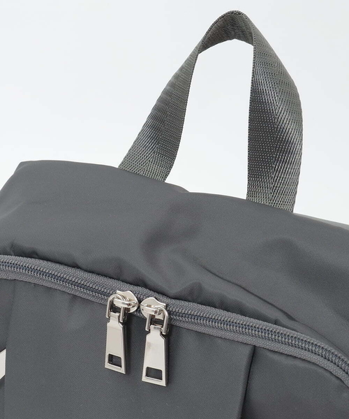 MK MICHEL KLEIN（エムケーミッシェルクラン）の「[撥水]フロントタックコンパクトリュック（バックパック/リュック・レディース・ライトベージュ/グレー/ブラック・00）」の8枚目の写真