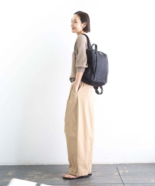 MK MICHEL KLEIN（エムケーミッシェルクラン）の「[撥水]フロントタックコンパクトリュック（バックパック/リュック・レディース・ライトベージュ/グレー/ブラック・00）」の5枚目の写真