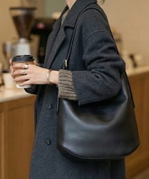 STYLE DELI（スタイルデリ）の「【DELI by】アーキテクトフォルムリアルレザーバケットバッグ（ショルダーバッグ）」