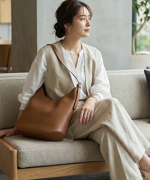 STYLE DELI（スタイルデリ）の「【DELI by】アーキテクトフォルムリアルレザーバケットバッグ（ショルダーバッグ・レディース・ブラウン/ブラック/ライトブラウン・FREE）」の4枚目の写真