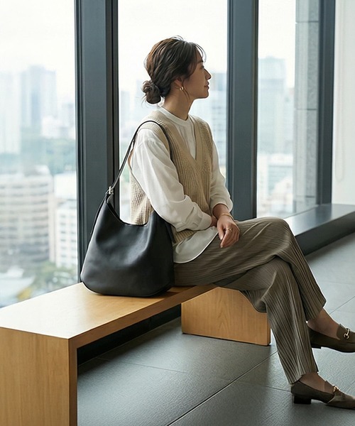 STYLE DELI（スタイルデリ）の「【DELI by】アーキテクトフォルムリアルレザーバケットバッグ（ショルダーバッグ・レディース・ブラウン/ブラック/ライトブラウン・FREE）」の9枚目の写真