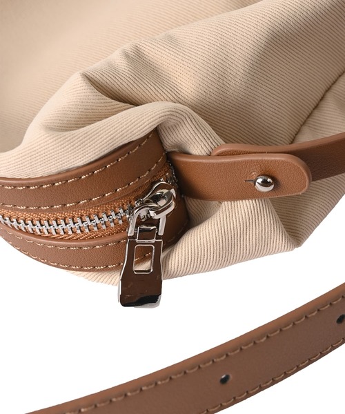 STYLE DELI（スタイルデリ）の「【DELI by】アーキテクトフォルムリアルレザーバケットバッグ（ショルダーバッグ・レディース・ブラウン/ブラック/ライトブラウン・FREE）」の22枚目の写真