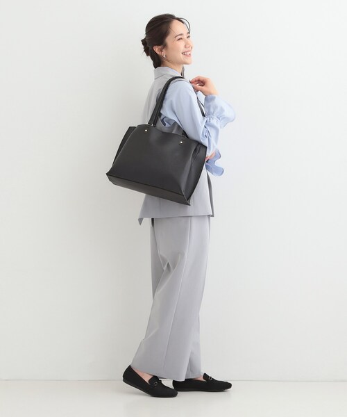 SHOO・LA・RUE(シューラルー)の「【軽量】ふわっと軽いトートバッグ【A4】(トートバッグ・レディース・グレー/ブラック/ベージュ系4・00)」の16枚目の写真