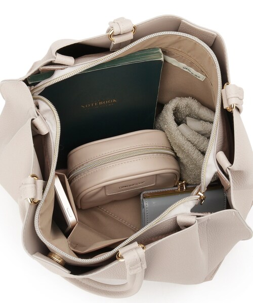 SHOO・LA・RUE(シューラルー)の「【軽量】ふわっと軽いトートバッグ【A4】(トートバッグ・レディース・グレー/ブラック/ベージュ系4・00)」の6枚目の写真