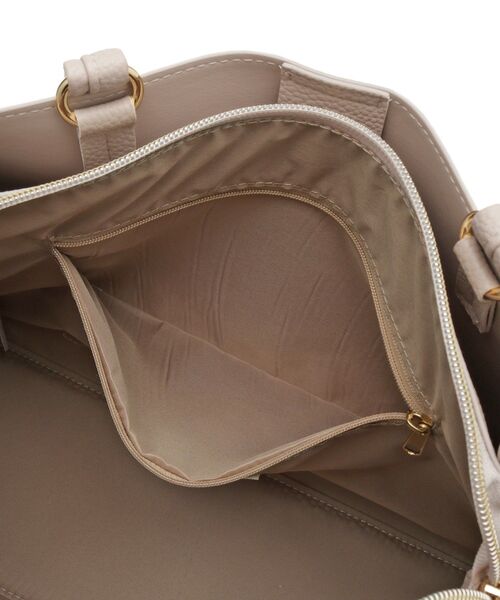 SHOO・LA・RUE(シューラルー)の「【軽量】ふわっと軽いトートバッグ【A4】(トートバッグ・レディース・グレー/ブラック/ベージュ系4・00)」の8枚目の写真