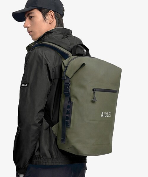 AIGLE(エーグル)の「防水 トラベルドライ バックパック25L(バックパック/リュック・レディース・イエロー/モスグリーン/ブラック・FREE)」の3枚目の写真