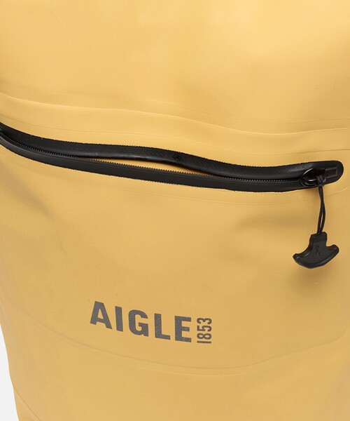 AIGLE(エーグル)の「防水 トラベルドライ バックパック25L(バックパック/リュック・レディース・イエロー/モスグリーン/ブラック・FREE)」の8枚目の写真