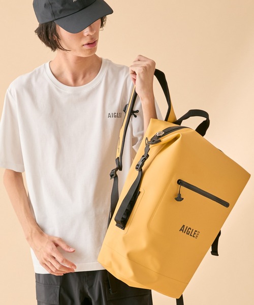 AIGLE(エーグル)の「防水 トラベルドライ バックパック25L(バックパック/リュック・レディース・イエロー/モスグリーン/ブラック・FREE)」の2枚目の写真