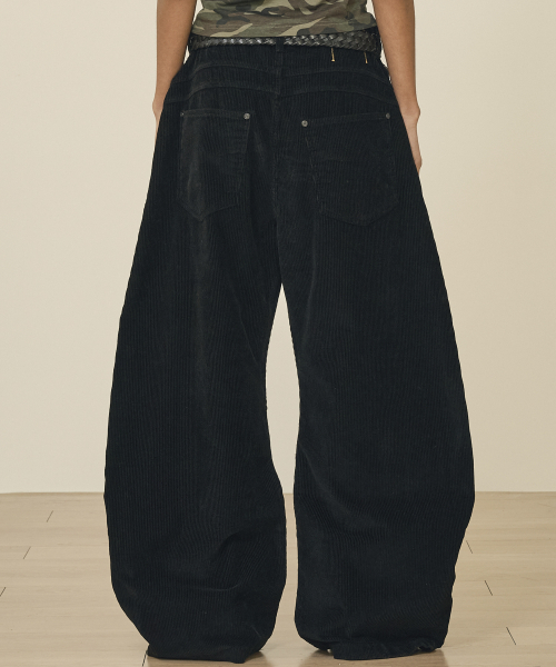 TAKEASY(テイクイージー)の「コーデュロイカーブドJパンツ(ブラック)(その他パンツ・メンズ・その他・SMALL/MEDIUM/LARGE/X-LARGE)」の3枚目の写真