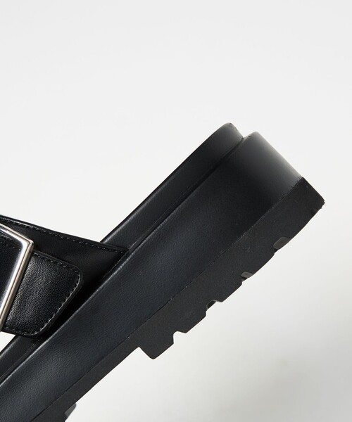 green label relaxing（グリーンレーベルリラクシング）の「ダブルベルト プラット サンダル（サンダル・レディース・ダークブラウン/ベージュ/ブラック・XL/L/M/S）」の17枚目の写真