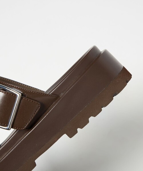 green label relaxing（グリーンレーベルリラクシング）の「ダブルベルト プラット サンダル（サンダル・レディース・ダークブラウン/ベージュ/ブラック・XL/L/M/S）」の20枚目の写真