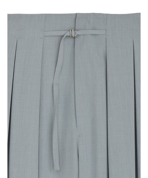 Ameri（アメリ）の「MULTI TUCK NARROW BELT PANTS（スラックス・レディース・スミクロ/オフホワイト/イエロー/インディゴブルー・X-SMALL/MEDIUM/SMALL）」の22枚目の写真