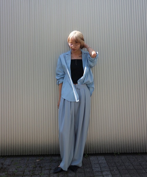 Ameri（アメリ）の「MULTI TUCK NARROW BELT PANTS（スラックス・レディース・スミクロ/オフホワイト/イエロー/インディゴブルー・X-SMALL/MEDIUM/SMALL）」の14枚目の写真
