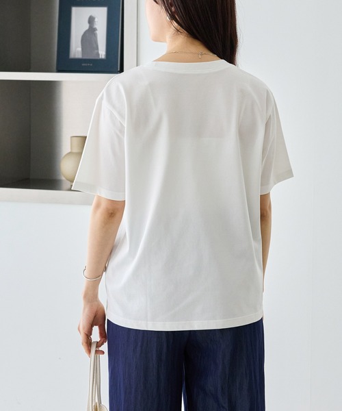 LAVEANGE(ラビアンジェ)の「【好機能シリーズ】接触冷感・吸水速乾・UVカット|フォトプリントTシャツ|ひんやり/夏も快適/フォトT/ロゴT(Tシャツ/カットソー・レディース・ブラック/オフホワイト・M/LL/3L/4L/5L)」の6枚目の写真