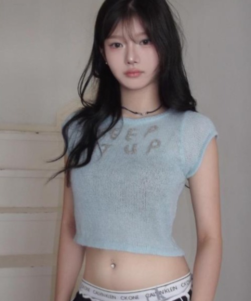 semplice(センプリチェ)の「Tシャツ【韓国ファッション】(Tシャツ/カットソー・レディース・ベージュ/ライトグレー/ライトブルー/ダークグレー・F)」の2枚目の写真