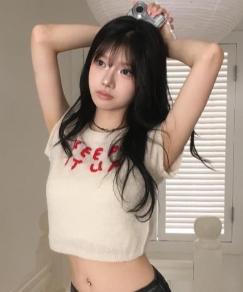 semplice(センプリチェ)の「Tシャツ【韓国ファッション】(Tシャツ/カットソー・レディース・ベージュ/ライトグレー/ライトブルー/ダークグレー・F)」の5枚目の写真