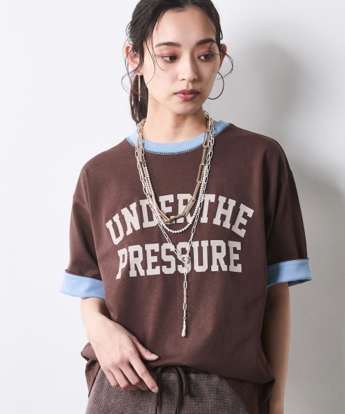 CHIC STYLE(シックスタイル)の「綿100%バイカラーロゴプリントTシャツ<大きいサイズ有>シックスタイル(Tシャツ/カットソー・レディース・モカ/キャメル・M/L/LL/3L/4L/5L)」の2枚目の写真