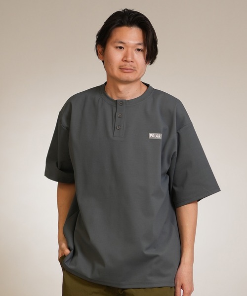 POLeR(ポーラー)の「【ムラサキスポーツ限定】POLER/ポーラー 半袖 Tシャツ 水陸両用 FURRY FONT DRY HENLEY TEE 269MCV0037(Tシャツ/カットソー・メンズ・ベージュ/チャコール/ブラック・M/XL/L)」の10枚目の写真