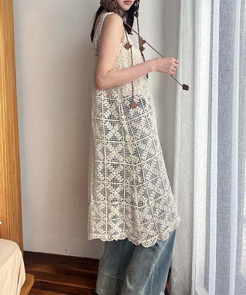 Rejoule(リジュール)の「フラワーモチーフ かぎ編み クロシェ編み ロングキャミワンピース(ワンピース・レディース・ベージュ/ホワイト・FREE)」の9枚目の写真