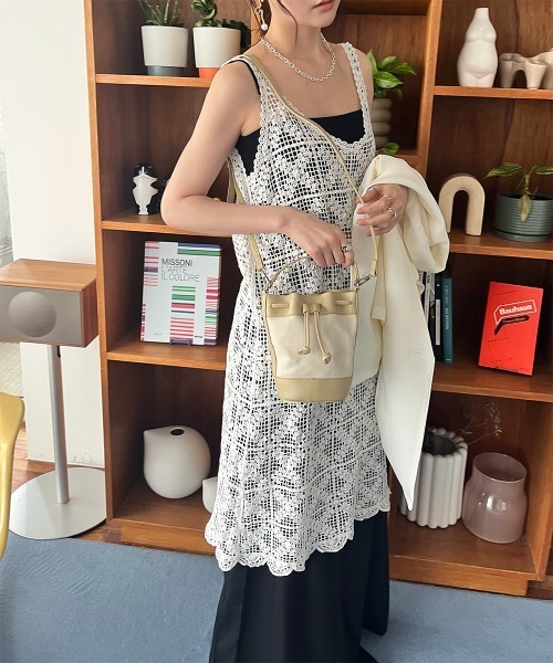 Rejoule(リジュール)の「フラワーモチーフ かぎ編み クロシェ編み ロングキャミワンピース(ワンピース・レディース・ベージュ/ホワイト・FREE)」の4枚目の写真