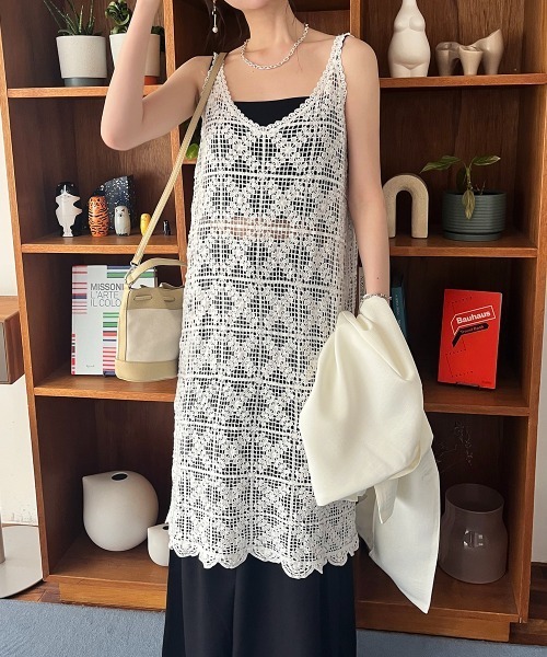 Rejoule(リジュール)の「フラワーモチーフ かぎ編み クロシェ編み ロングキャミワンピース(ワンピース・レディース・ベージュ/ホワイト・FREE)」の6枚目の写真