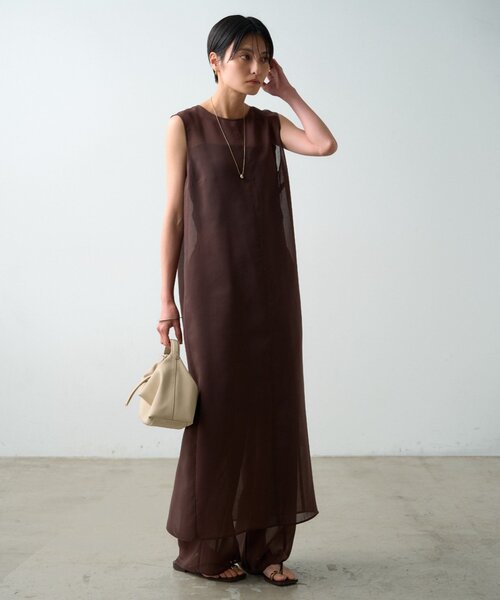 LOUNGEDRESS(ラウンジドレス)の「【JAPAN MADE】シアーノースリワンピース(ワンピース・レディース・ブラウン/ブラック・FREE)」の9枚目の写真