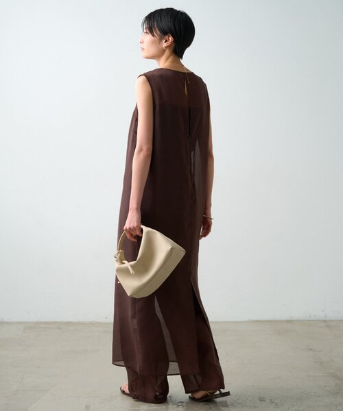 LOUNGEDRESS(ラウンジドレス)の「【JAPAN MADE】シアーノースリワンピース(ワンピース・レディース・ブラウン/ブラック・FREE)」の12枚目の写真