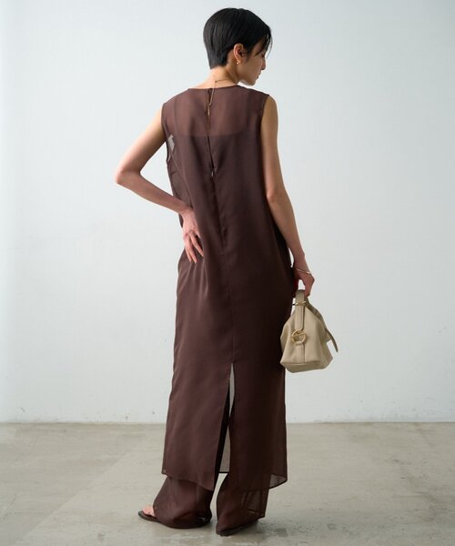 LOUNGEDRESS(ラウンジドレス)の「【JAPAN MADE】シアーノースリワンピース(ワンピース・レディース・ブラウン/ブラック・FREE)」の13枚目の写真