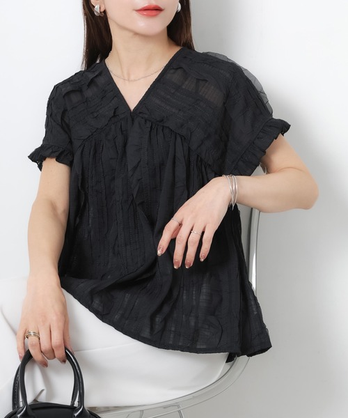 Riberry(リベリー)の「バックリボンVネックフリルシアーブラウス(シャツ/ブラウス・レディース・オフホワイト/ブラック・MEDIUM)」の8枚目の写真