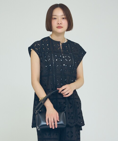 qualite（カリテ）の「【セットアップ対応】エンブロイダリーノースリーブブラウス　春服　夏服（シャツ/ブラウス・レディース・ブラック・フリー）」の10枚目の写真