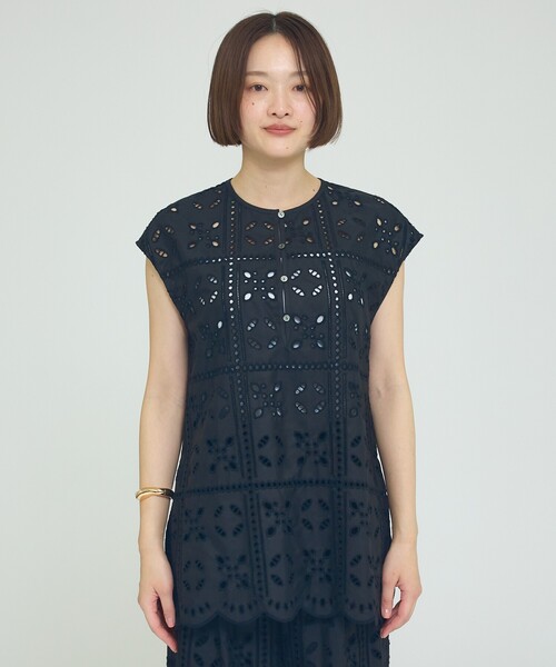 qualite（カリテ）の「【セットアップ対応】エンブロイダリーノースリーブブラウス　春服　夏服（シャツ/ブラウス・レディース・ブラック・フリー）」の9枚目の写真
