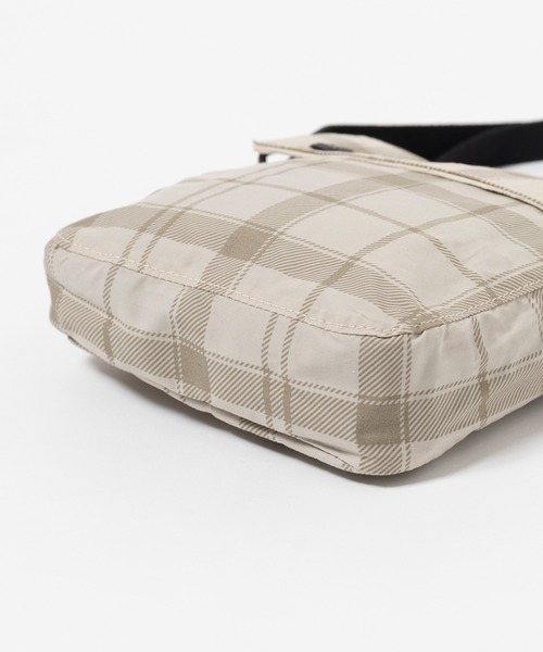 Barbour(バブアー)の「【Barbour】barbour transport crossbody bag(ショルダーバッグ・メンズ・ホワイト/ネイビー/グリーン系1・FREE)」の6枚目の写真