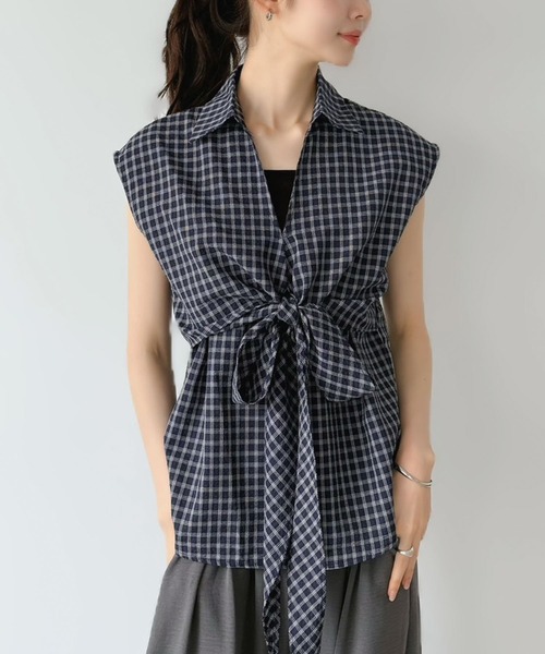 Jewelobe(ジュエローブ)の「カシュクール風チェックリボンブラウス(シャツ/ブラウス・レディース・オフホワイト/ネイビー・FREE)」の3枚目の写真