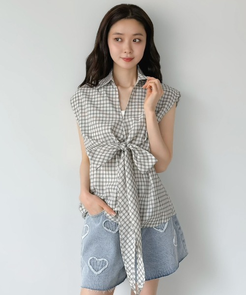 Jewelobe(ジュエローブ)の「カシュクール風チェックリボンブラウス(シャツ/ブラウス・レディース・オフホワイト/ネイビー・FREE)」の21枚目の写真