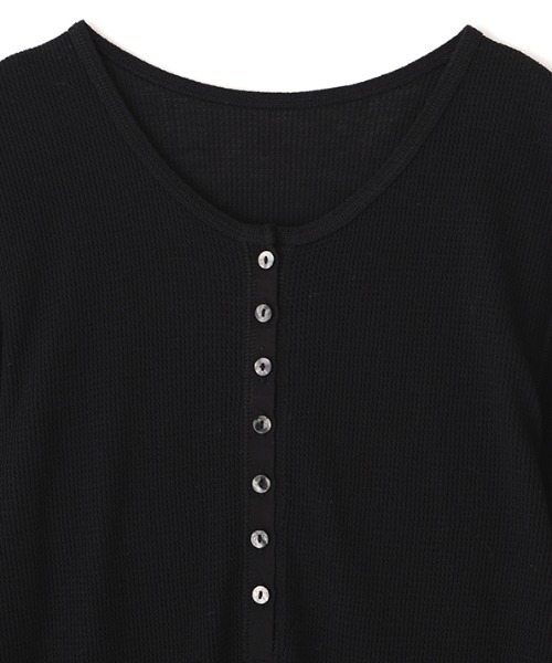 ETRE TOKYO(エトレトウキョウ)の「【先行予約/ZOZO限定カラー】シアーワッフルヘンリーネックプルオーバー(Tシャツ/カットソー・レディース・アイボリー/ブラック/グレー/ホワイト/ピンク・FREE)」の10枚目の写真