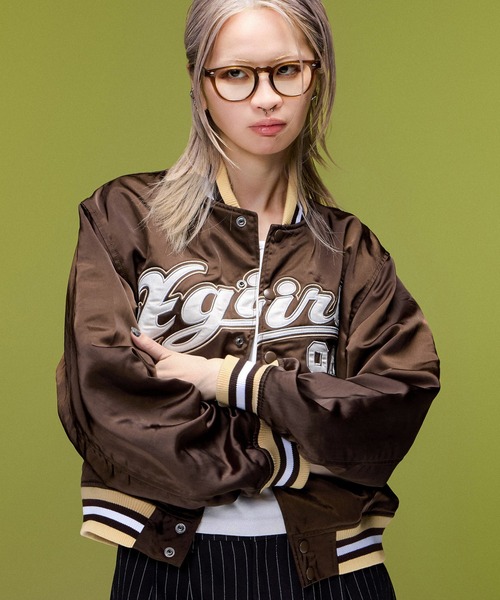 X-girl(エックスガール)の「LOGO AND NUMBER VARSITY JACKET(ナイロンジャケット・レディース・ブラック/ブラウン・S/M)」の5枚目の写真