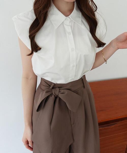 Barrel sleeve L‑blouse — блуза в голубых тонах