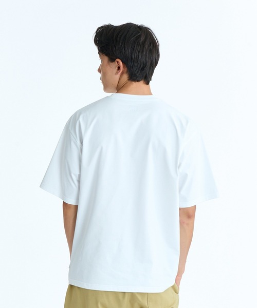 REEF(リーフ)の「REEF 1POINT LOGO RASH SS T ラッシュTシャツ / 別売りセットアップ対応【2026年春夏モデル】/リーフ水陸両用uvカットストレッチラッシュTシャツ(Tシャツ/カットソー・メンズ・ホワイト/ブラック/カーキ・MEDIUM/X-LARGE/LARGE/SMALL)」の4枚目の写真