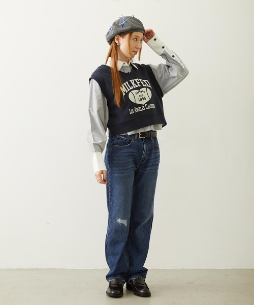MILKFED.(ミルクフェド)の「COLLEGE LOGO V-NECK SWEAT VEST(ベスト・レディース・ブラウン/ネイビー/オートミール・ONE SIZE)」の19枚目の写真