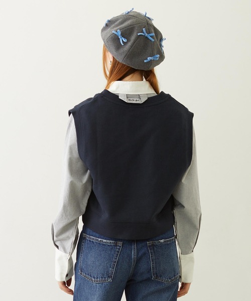 MILKFED.(ミルクフェド)の「COLLEGE LOGO V-NECK SWEAT VEST(ベスト・レディース・ブラウン/ネイビー/オートミール・ONE SIZE)」の15枚目の写真