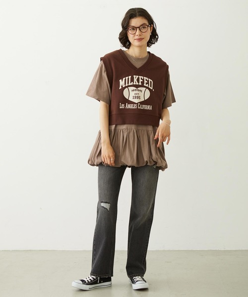 MILKFED.(ミルクフェド)の「COLLEGE LOGO V-NECK SWEAT VEST(ベスト・レディース・ブラウン/ネイビー/オートミール・ONE SIZE)」の5枚目の写真
